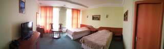 Отель Отель  Актау Просторный двухместный номер с 2 отдельными кроватями-8
